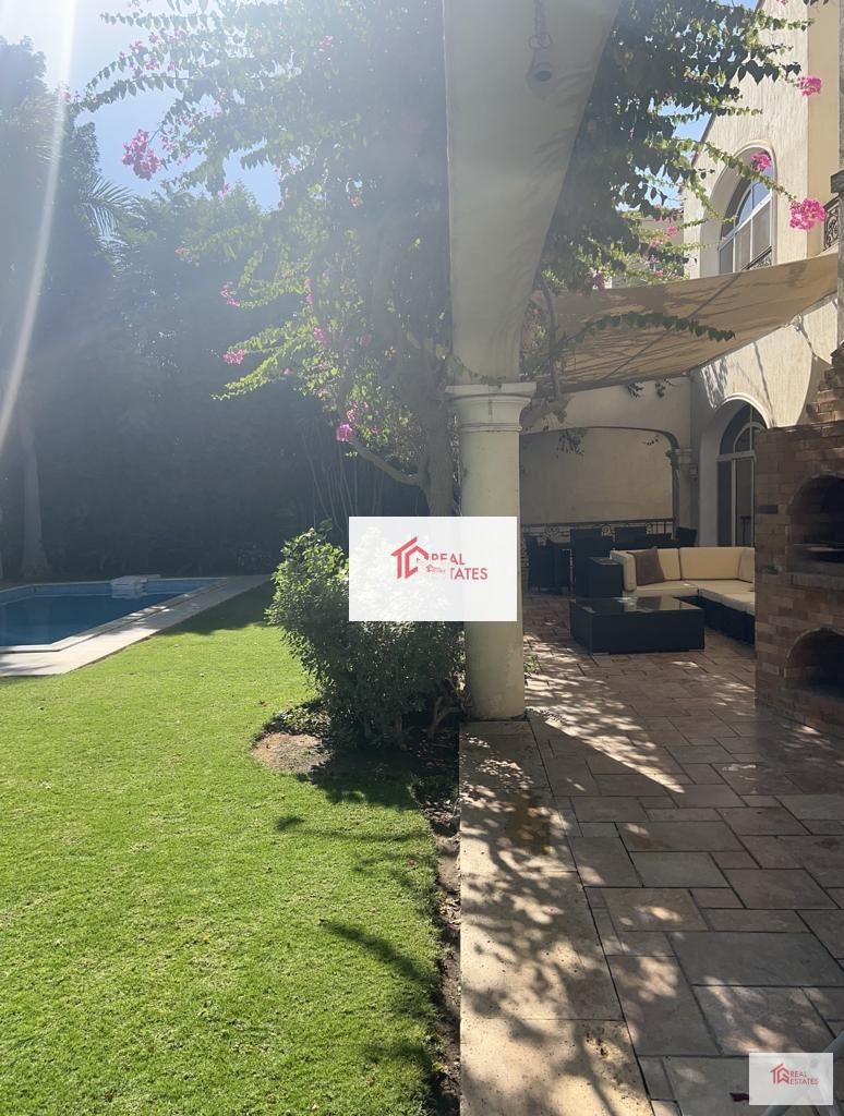 Villa indipendente Piscina privata in affitto Katameya Heights Vista sul golf vicino alla club House New Cairo Egitto