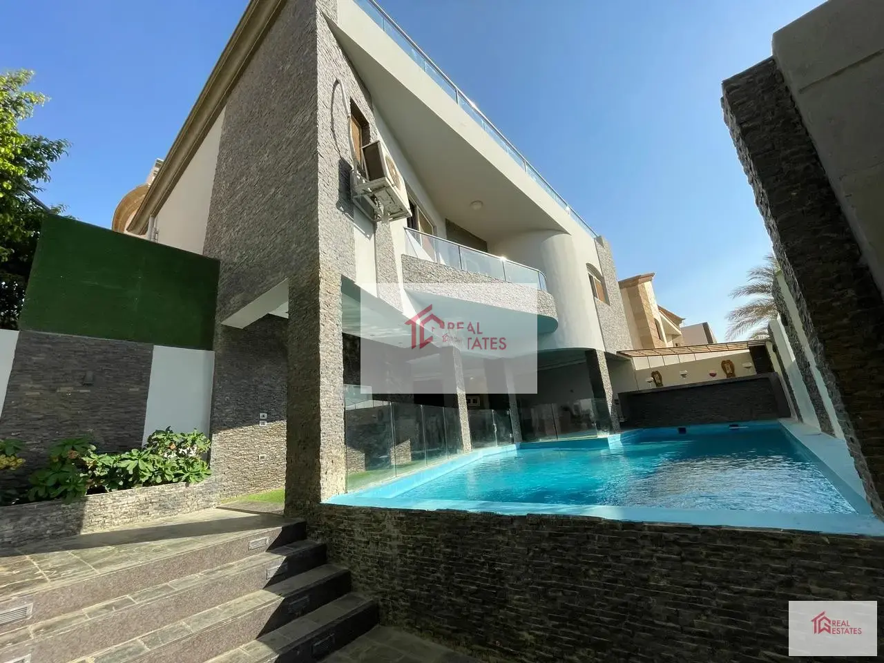 Villa à vendre à Sheikh Zayed, complexe d'Al Yasmine