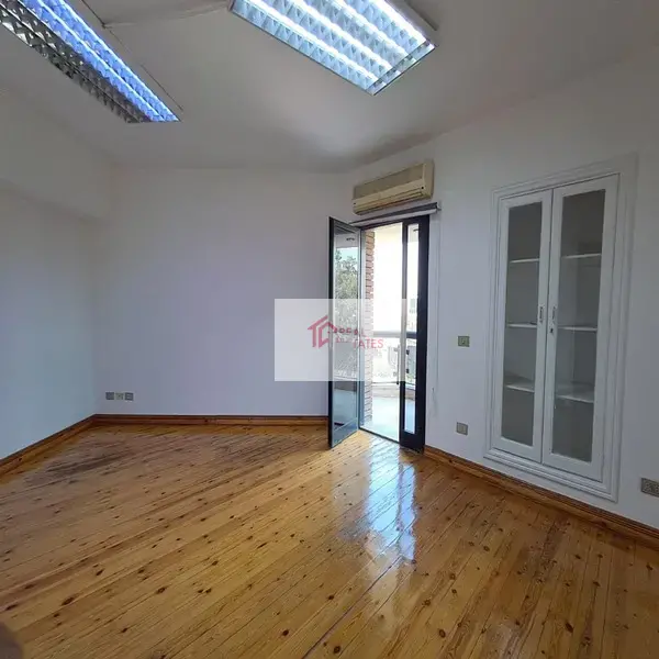 埃及開羅薩拉亞特郊區 500 公尺黃金地段辦公空間出租