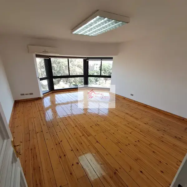 埃及開羅薩拉亞特郊區 500 公尺黃金地段辦公空間出租